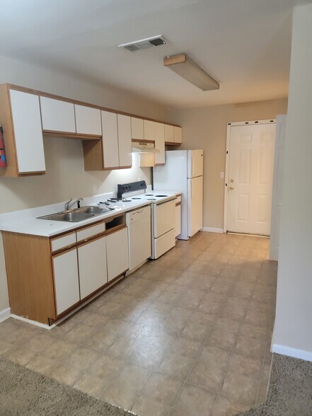 g7 kit - 106 Frances Dr