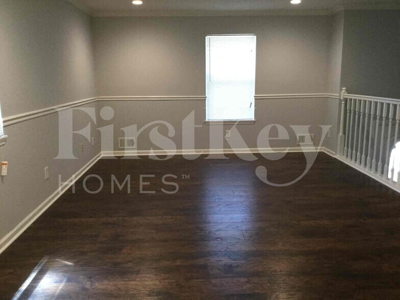 Building Photo - 8894 Raven Dr