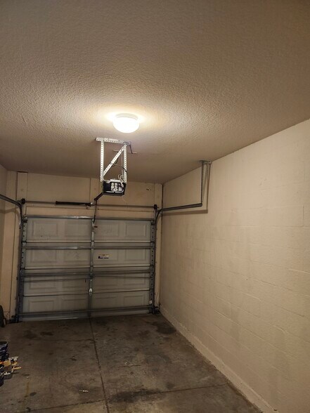 Building Photo - 4170 SW 43rd Cir