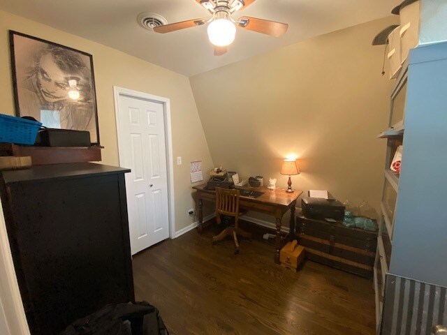 Building Photo - 5546 N Marmora Ave