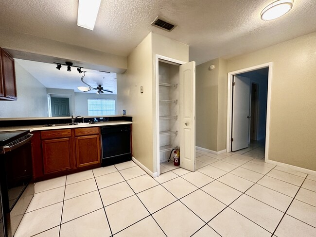 Building Photo - 144 Reserve Cir