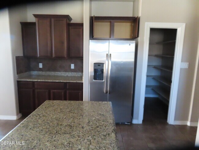 Building Photo - 1617 Etling Way