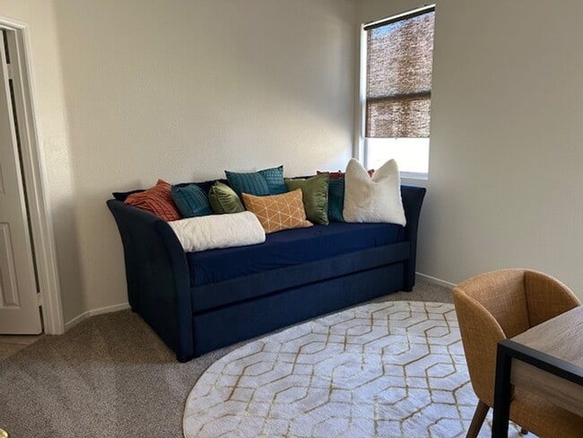 Building Photo - Impressive 2 Story, 2 Bedroom 2.5 Bath tow...