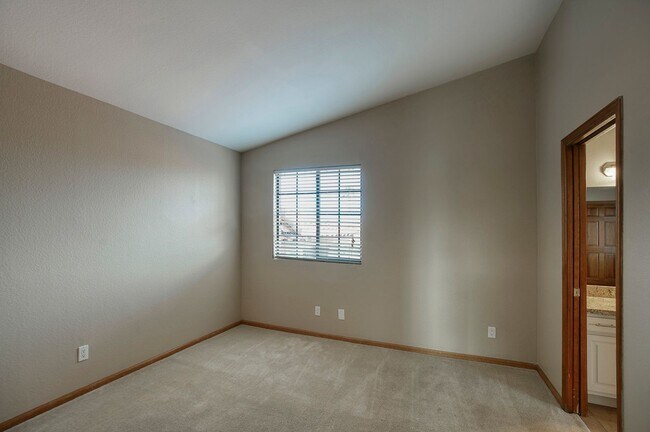 Building Photo - Spacious Tempe 4 bedroom