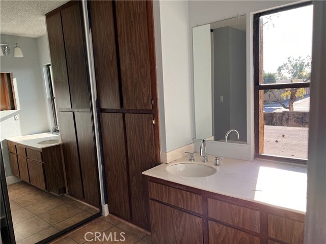 Building Photo - 901 S Mountain Ave