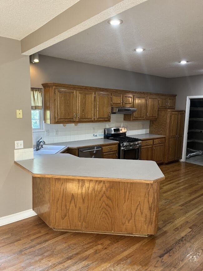 Building Photo - Charming 3 beds 2.5 bath in Kansas City!