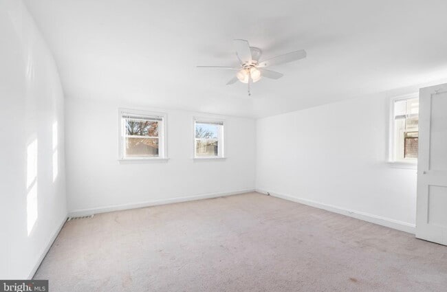 Building Photo - 1656 Yakona Rd