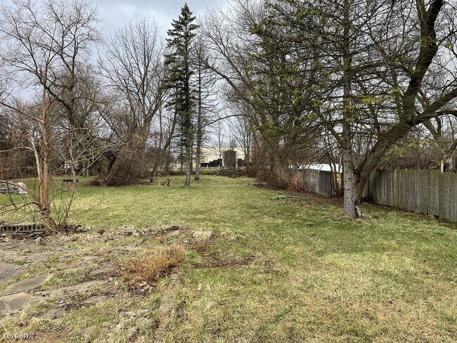 Building Photo - 3 br, 1 bath House - 2418 Dunlap St