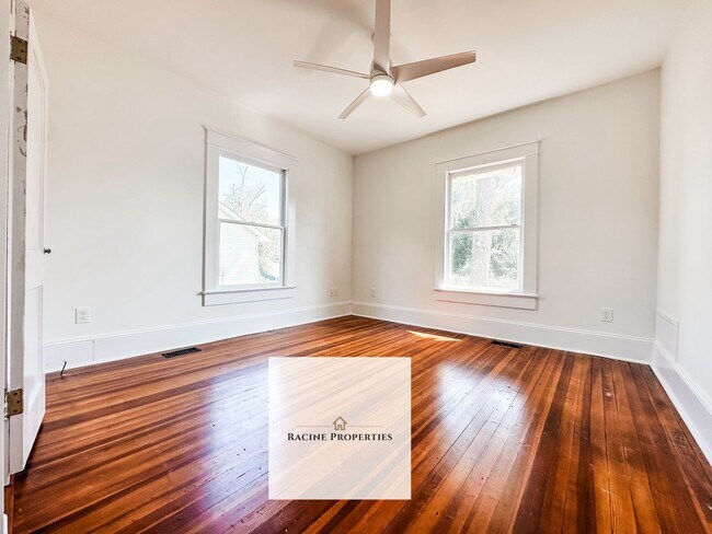 Building Photo - Spacious 4-bedroom Home in Woodruff