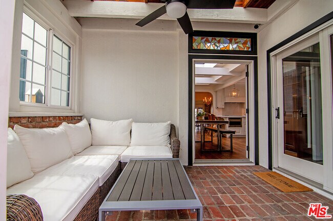 Building Photo - 106 N Citrus Ave