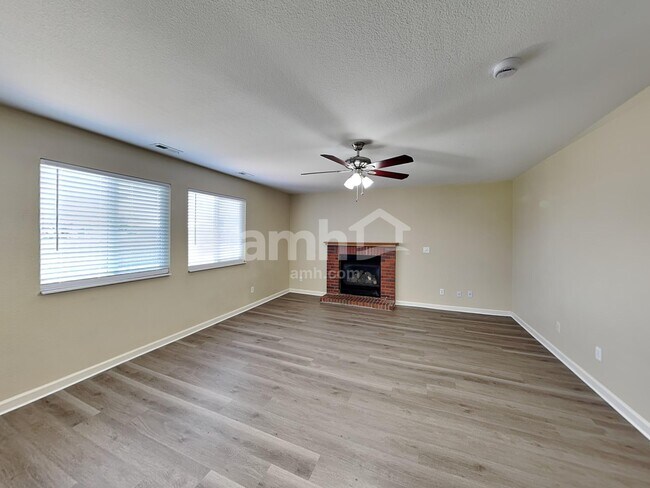 Building Photo - 4712 Sebring Dr