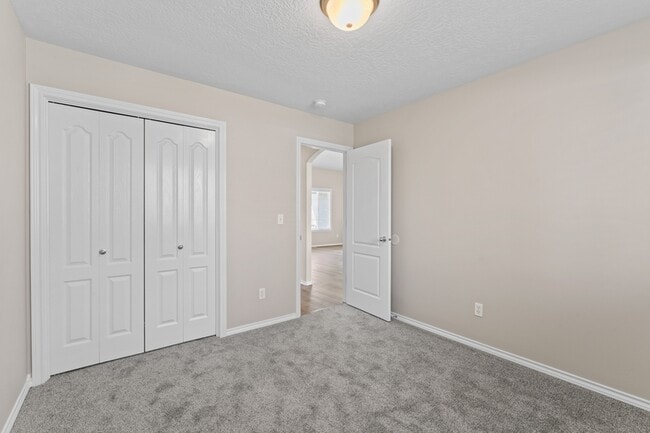 Building Photo - 6216 S Lone Tree Ave