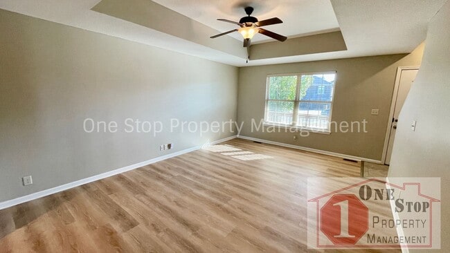 Building Photo - Gorgeous 4 bedroom, 2.5 bath home in Raymore!