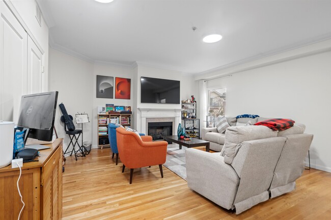 Building Photo - 6120 Fillmore Pl