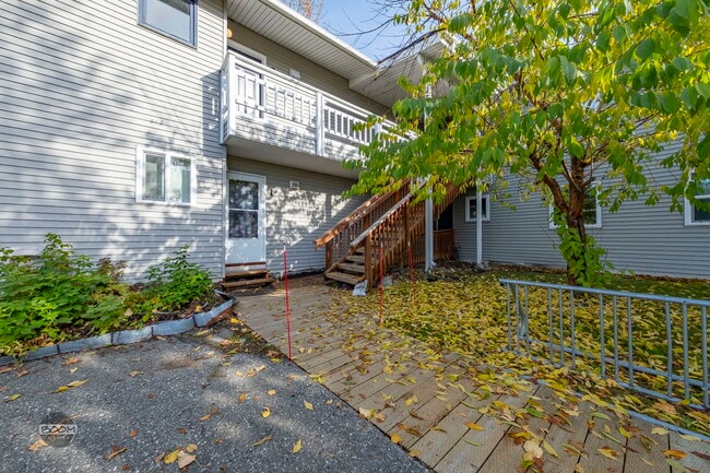 Primary Photo - 1461 Northview Dr