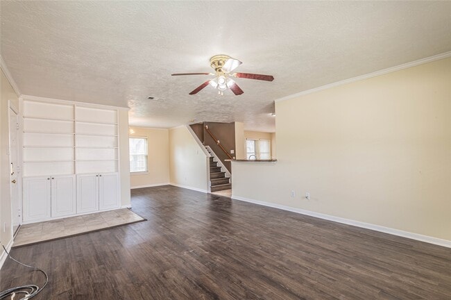 Building Photo - 6630 Bluebottle Ln