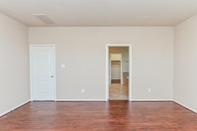 Building Photo - 11535 Elizabeth Brook Dr