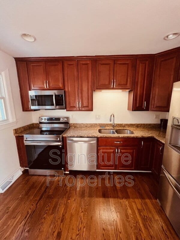 Building Photo - 936 Weaver Ave