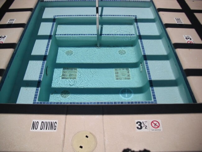 Building Photo - Del Prado Village!!