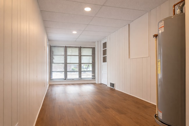 Building Photo - Spacious 3 Bedroom Home – Move-In Ready