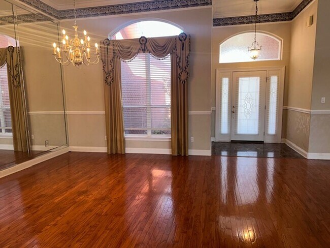 Building Photo - Fabulous Home in Gulf Breeze