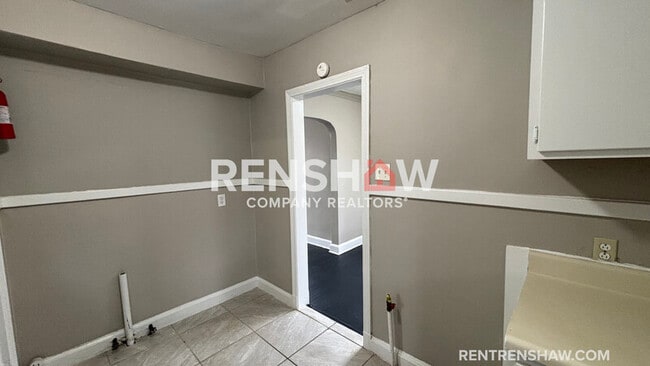 Building Photo - 3732 Hazelwood Ave