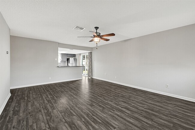 Building Photo - 1803 Flamingo Dr