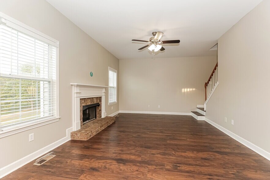 Building Photo - 2648 Hansford Dr