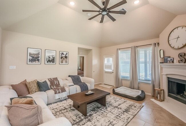 Building Photo - 23426 Tirino Shores Dr