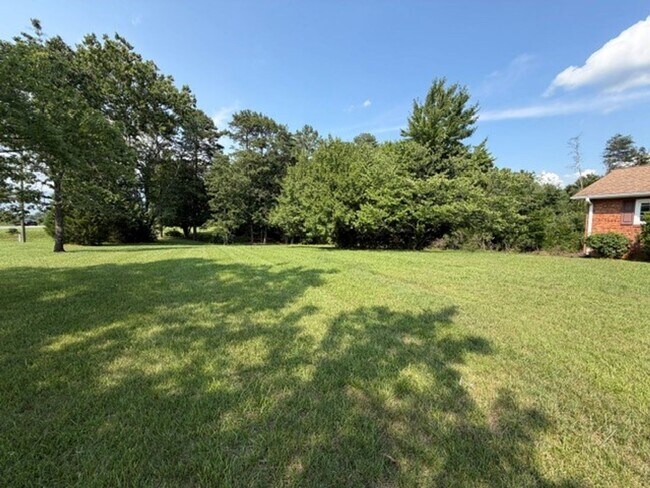 Building Photo - 3399 NC-16