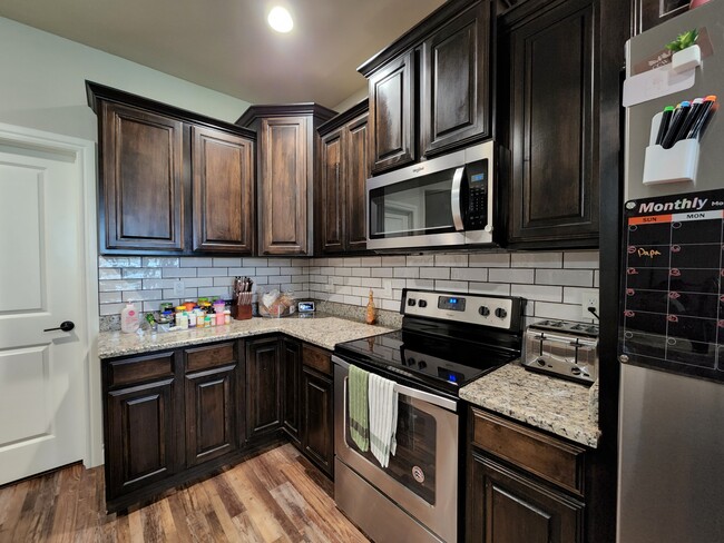 Building Photo - 10905 Marion Dr