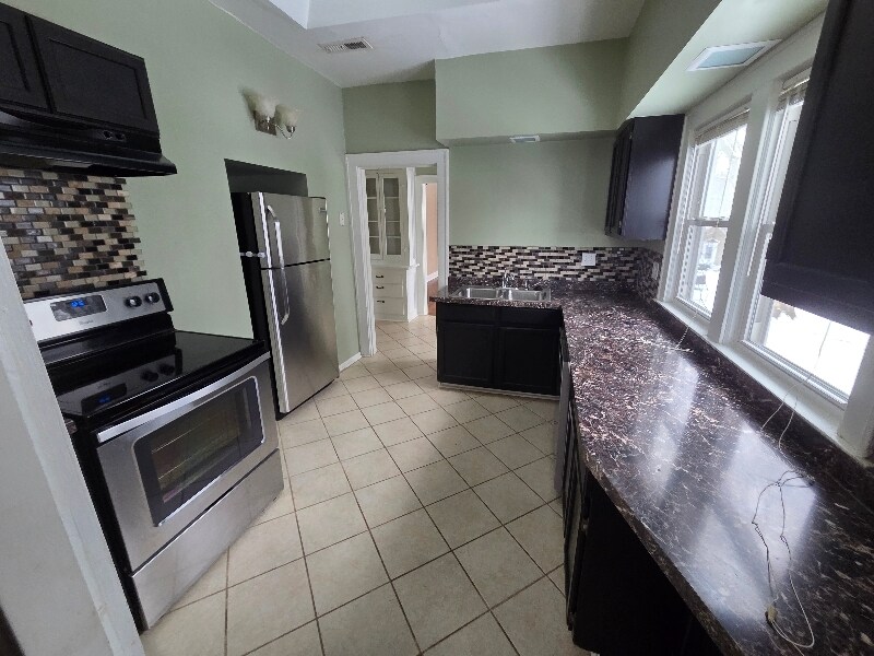 Building Photo - 5921 Harrison St