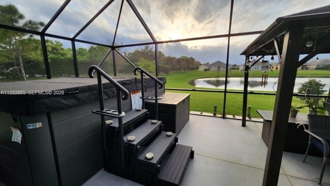 Building Photo - 2271 Arlington Dr SW