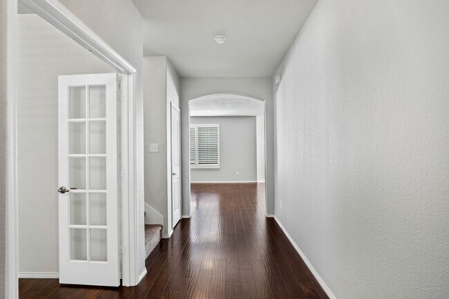 Building Photo - Beautiful Home In Aubrey ISD