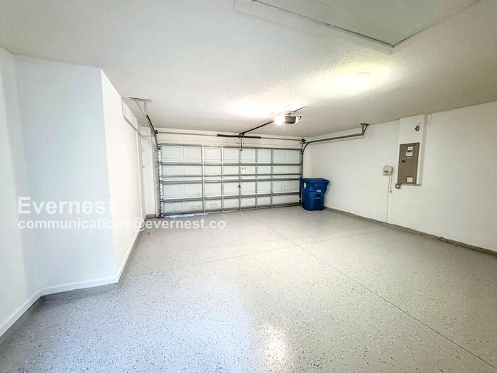 Building Photo - 692 Sea Holly Dr