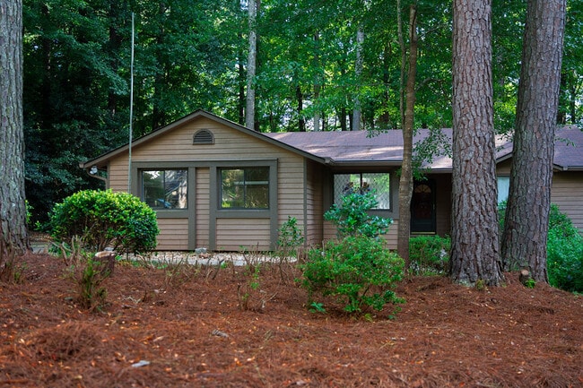 Building Photo - 117 Rock Mull