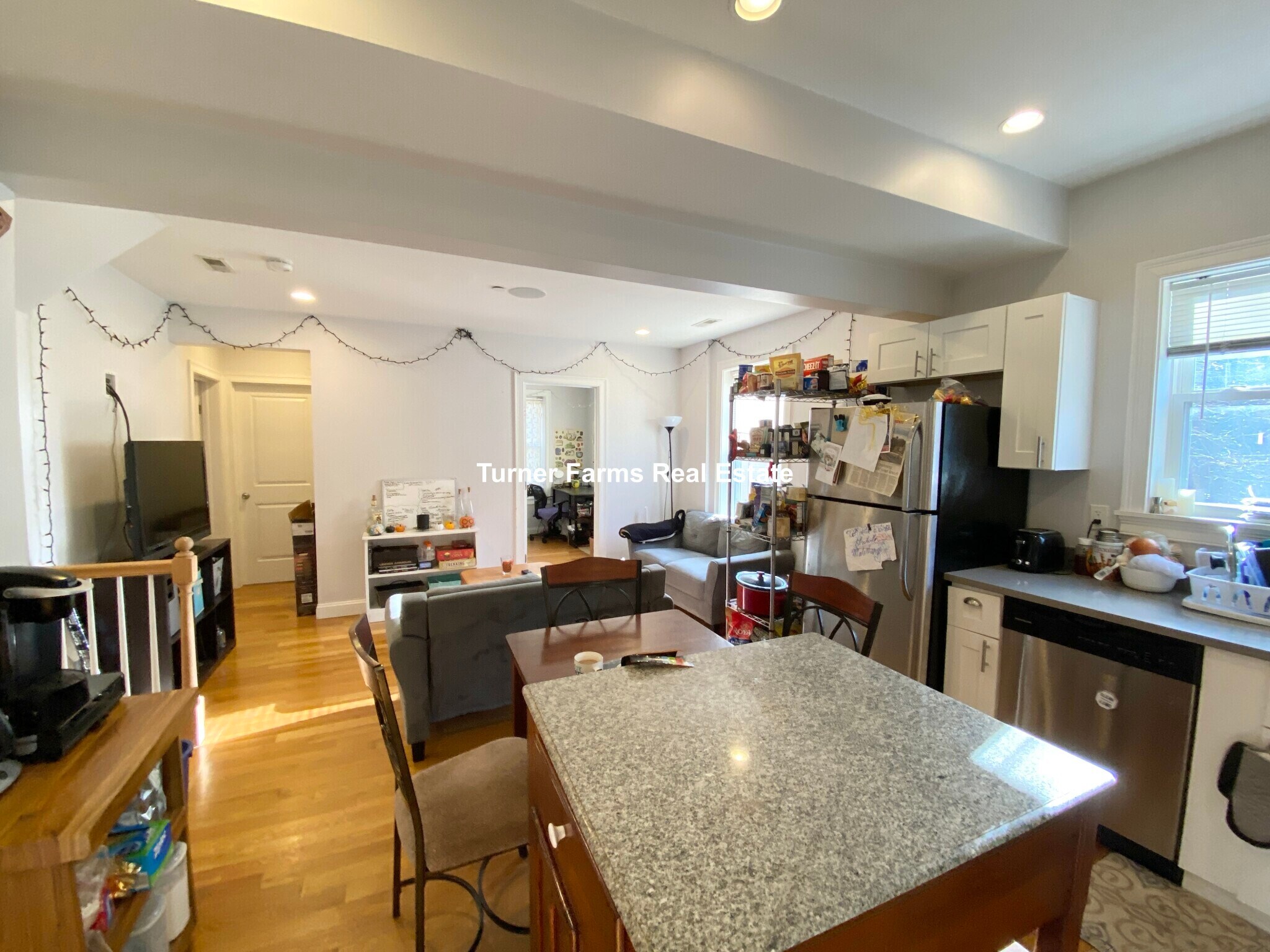 Building Photo - 721 Parker St