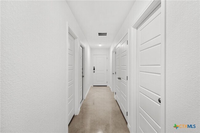 Building Photo - 1230 Concord Dr