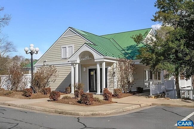 Building Photo - 2028 Landon Ln