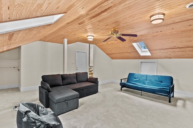 Building Photo - 104 Balboa Ct