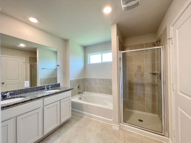 Building Photo - FOR RENT | 4 Bed • 2 Bath in Langdon