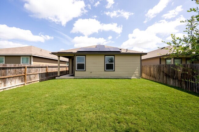 Building Photo - 3 Bedroom Rental in Convenient West San Antonio Location