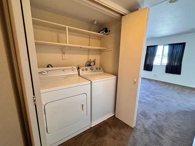 Building Photo - 630 Bridgeport Cir