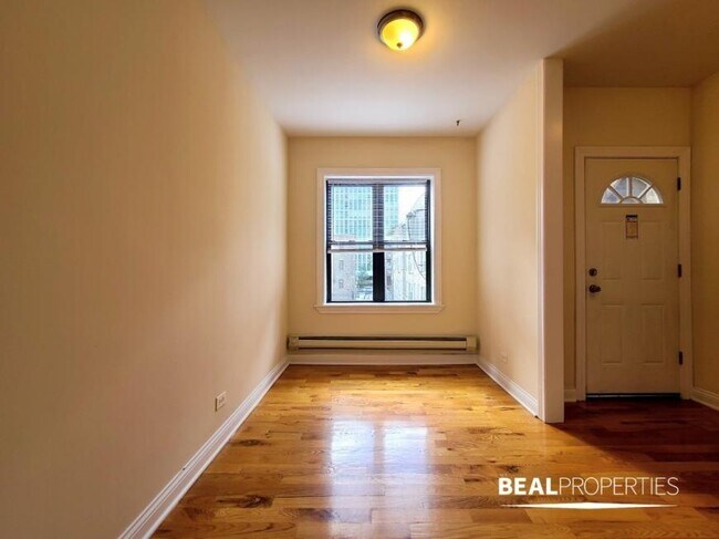 Building Photo - 1 bedroom in CHICAGO IL 60613