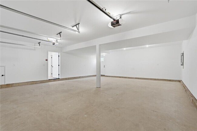 Building Photo - 2905 Roosevelt St