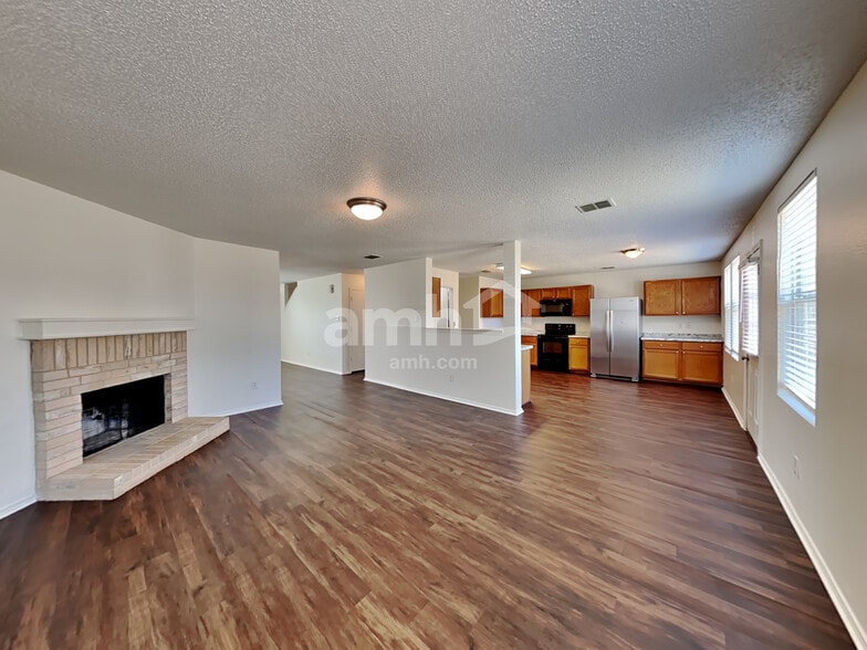 Building Photo - 14847 Canyon Ridge Dr