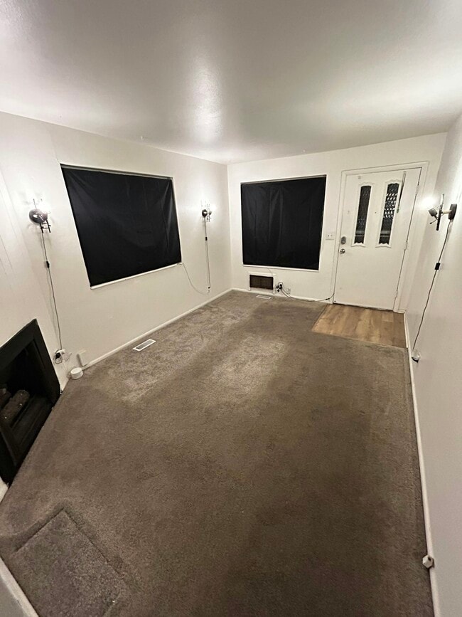 Building Photo - 1206 Harris Ave