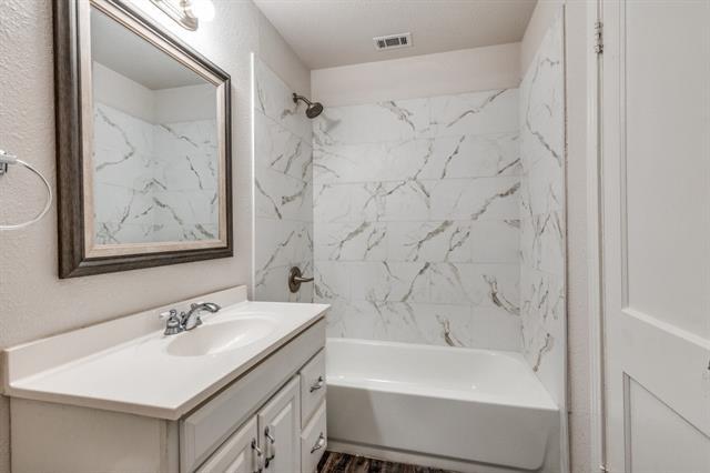 Building Photo - 4256 Standish Rd