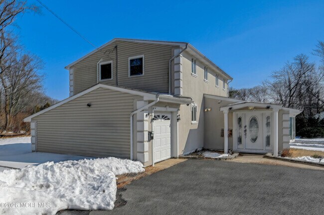 Building Photo - 17 Thomas Rd