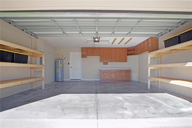 Building Photo - 2034 Honeybell Ave